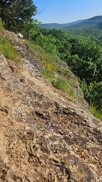 Devil's Den Yellow Rock 20250513 065