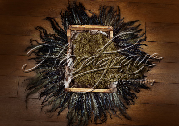 littlebed_greenmohairwrap